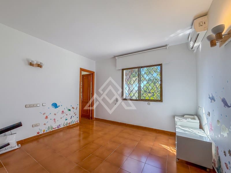 5 soverom Villa til salgs i Marbella med garasje - € 2 500 000 (Ref: 9772973)