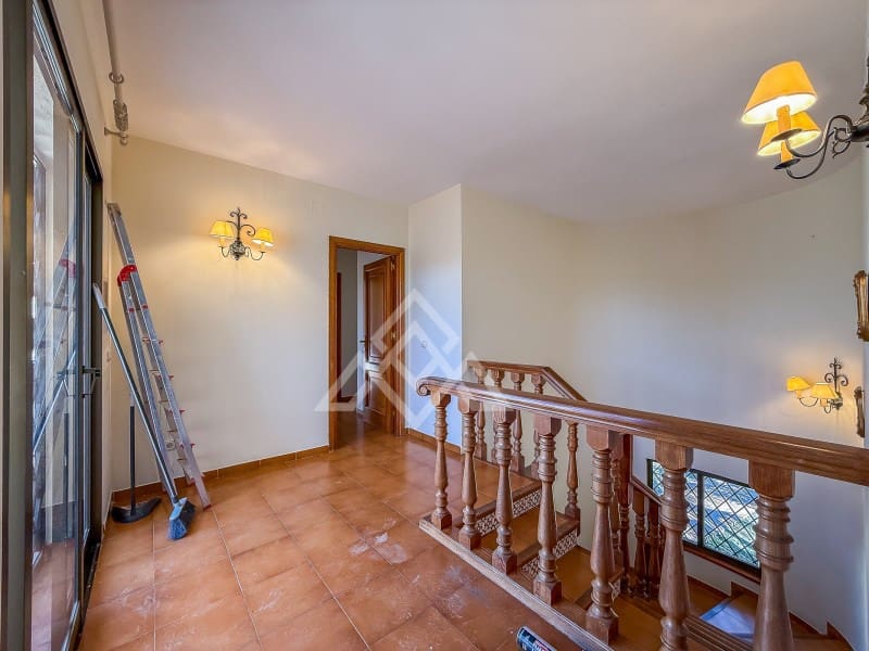 5 soverom Villa til salgs i Marbella med garasje - € 2 500 000 (Ref: 9772973)