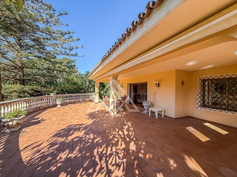 5 soverom Villa til salgs i Marbella med garasje - € 2 500 000 (Ref: 9772973)