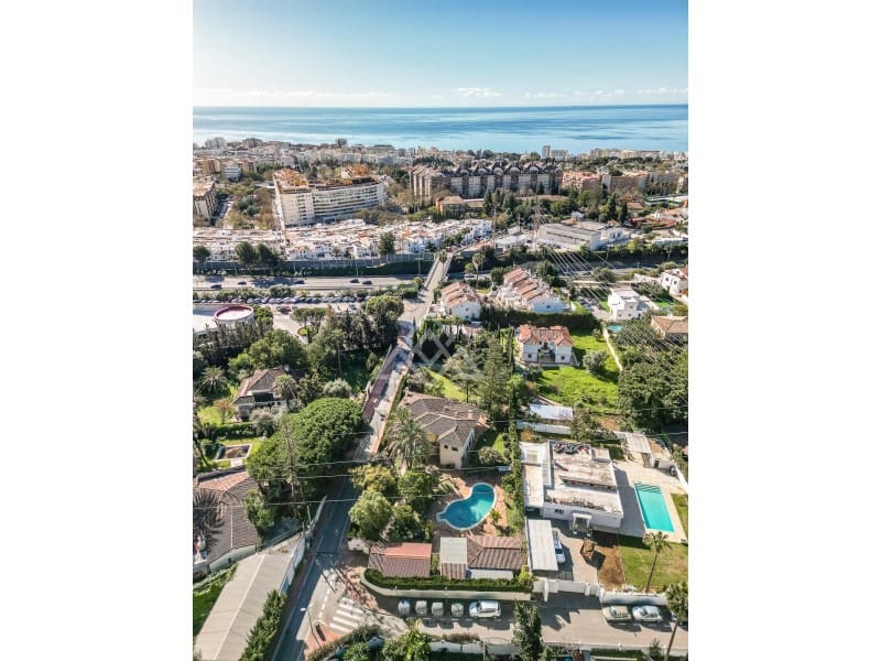 5 soverom Villa til salgs i Marbella med garasje - € 2 500 000 (Ref: 9772973)