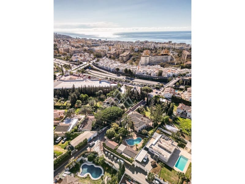 5 soverom Villa til salgs i Marbella med garasje - € 2 500 000 (Ref: 9772973)