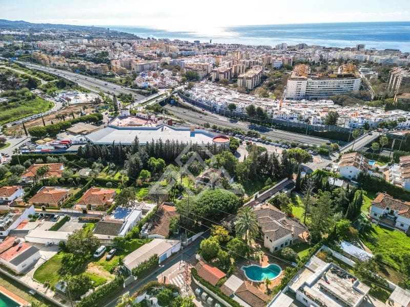 5 soverom Villa til salgs i Marbella med garasje - € 2 500 000 (Ref: 9772973)