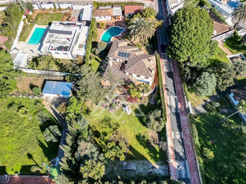 5 soverom Villa til salgs i Marbella med garasje - € 2 500 000 (Ref: 9772973)