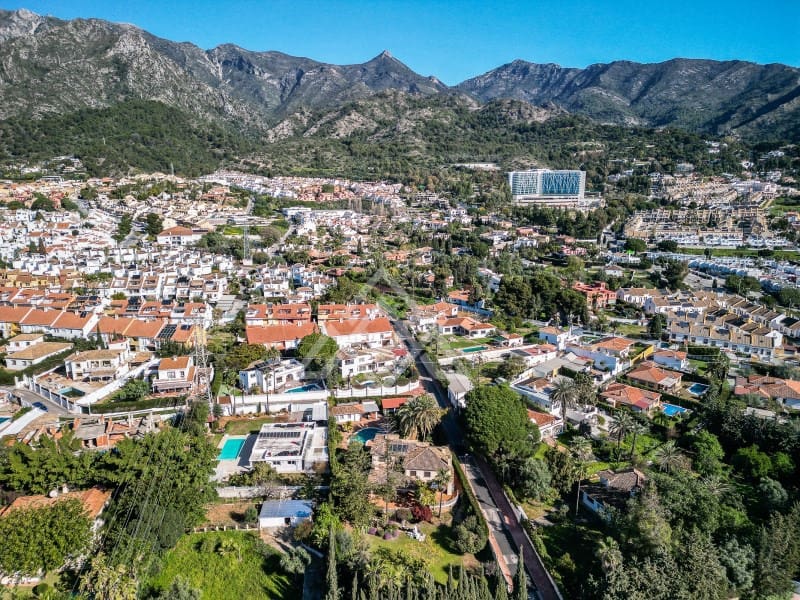 5 soverom Villa til salgs i Marbella med garasje - € 2 500 000 (Ref: 9772973)