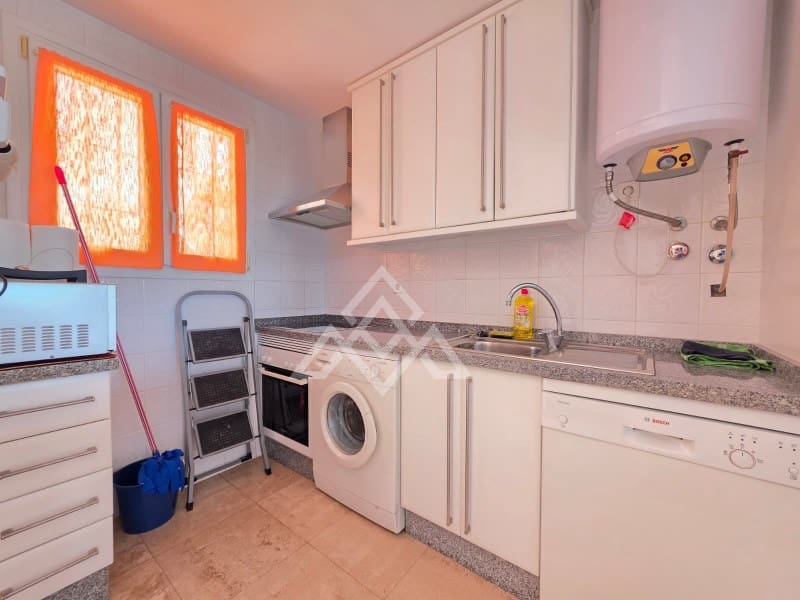 2 bedroom Apartment for rent in Manilva with pool garage - € 1,300 (Ref: 9772974)