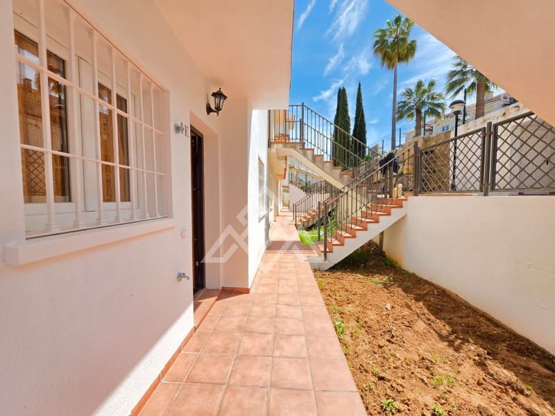 2 bedroom Apartment for rent in Manilva with pool garage - € 1,300 (Ref: 9772974)