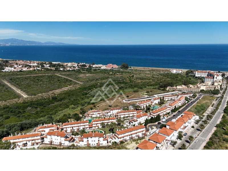 2 bedroom Apartment for rent in Manilva with pool garage - € 1,300 (Ref: 9772974)