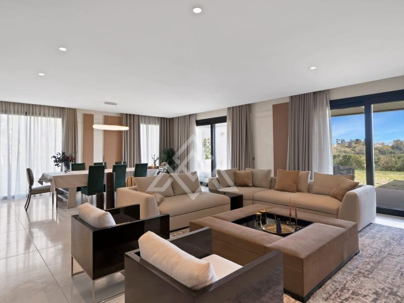 4 soveværelse Lejlighed til salg i Sotogrande med garage - € 2.690.000 (Ref: 9778032)