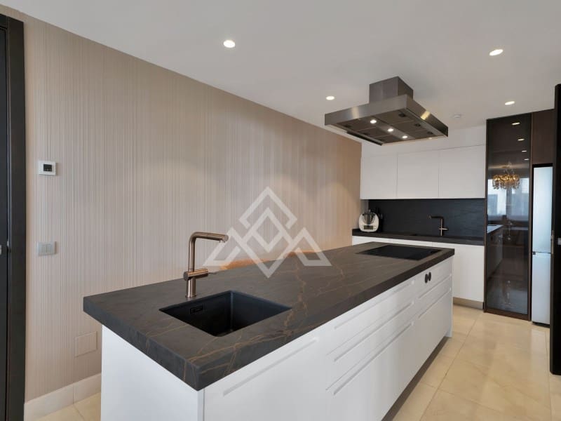 4 soveværelse Lejlighed til salg i Sotogrande med garage - € 2.690.000 (Ref: 9778032)