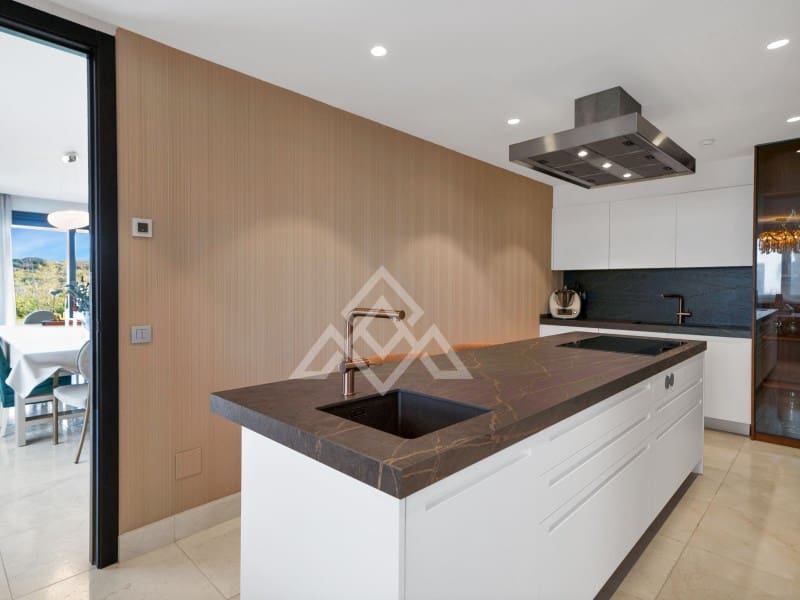 4 soveværelse Lejlighed til salg i Sotogrande med garage - € 2.690.000 (Ref: 9778032)