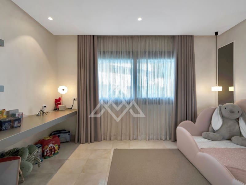 4 soveværelse Lejlighed til salg i Sotogrande med garage - € 2.690.000 (Ref: 9778032)