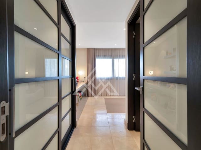 4 soveværelse Lejlighed til salg i Sotogrande Alto, San Roque med garage - € 2.690.000 (Ref: 9778032)