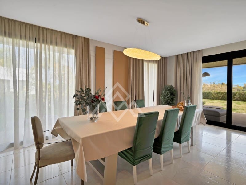 4 soveværelse Lejlighed til salg i Sotogrande med garage - € 2.690.000 (Ref: 9778032)