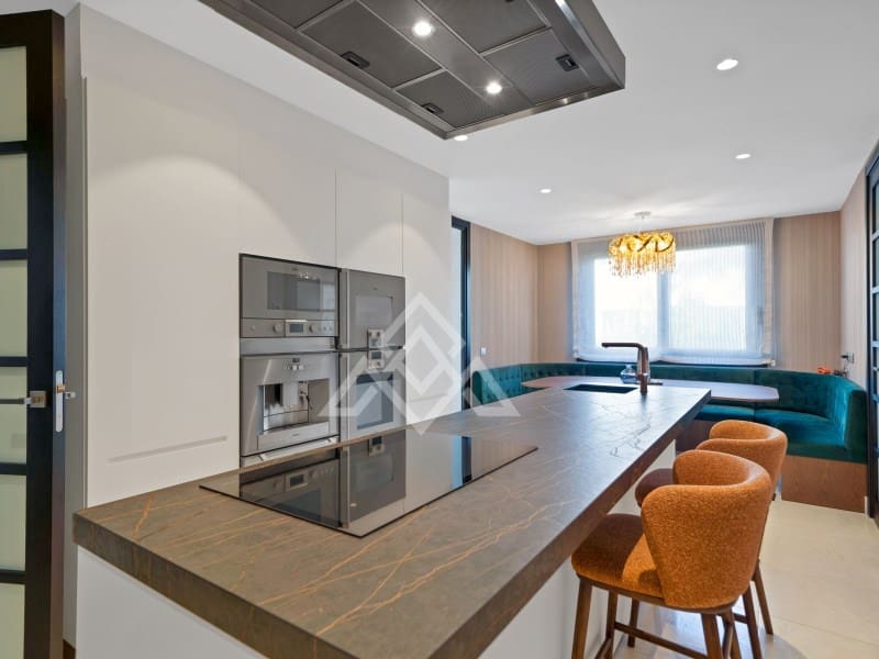 4 soveværelse Lejlighed til salg i Sotogrande med garage - € 2.690.000 (Ref: 9778032)