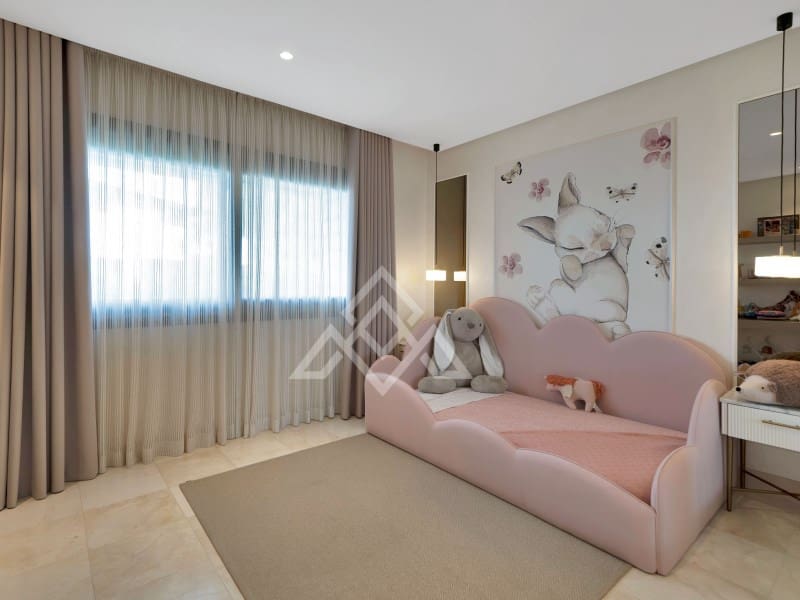 4 soveværelse Lejlighed til salg i Sotogrande med garage - € 2.690.000 (Ref: 9778032)