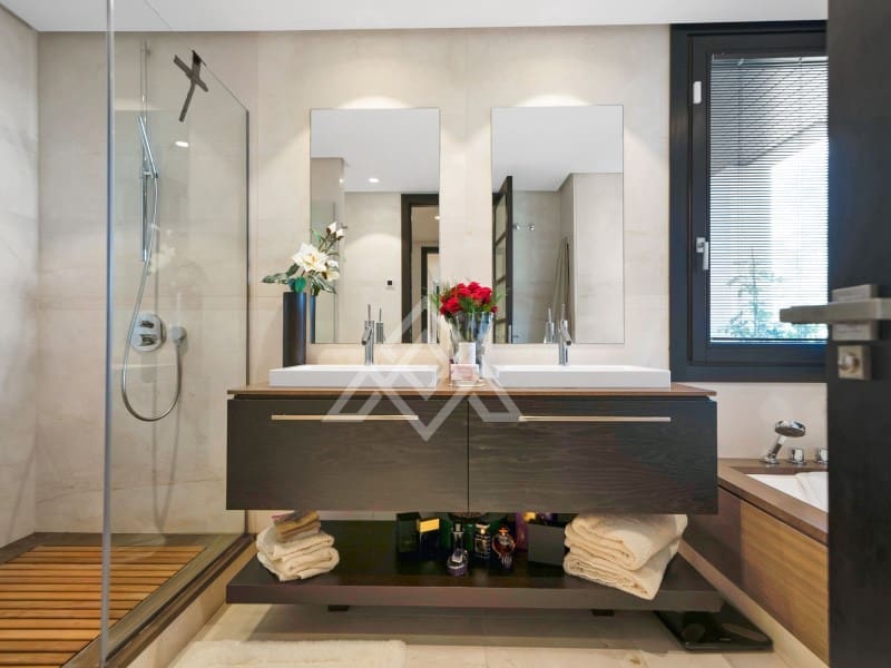 4 soveværelse Lejlighed til salg i Sotogrande med garage - € 2.690.000 (Ref: 9778032)