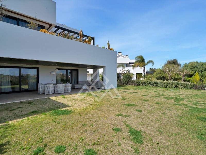 4 soveværelse Lejlighed til salg i Sotogrande med garage - € 2.690.000 (Ref: 9778032)