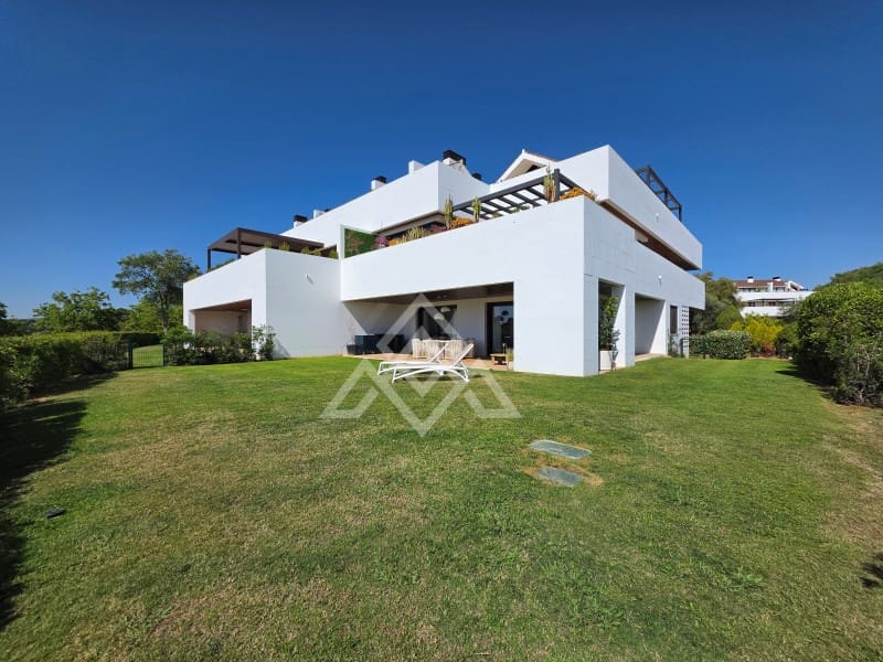 4 soverom Leilighet til salgs i Sotogrande med svømmebasseng garasje - € 2 690 000 (Ref: 9778032)