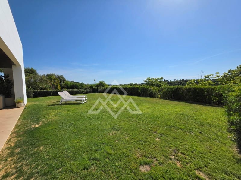 4 soverom Leilighet til salgs i Sotogrande med svømmebasseng garasje - € 2 690 000 (Ref: 9778032)
