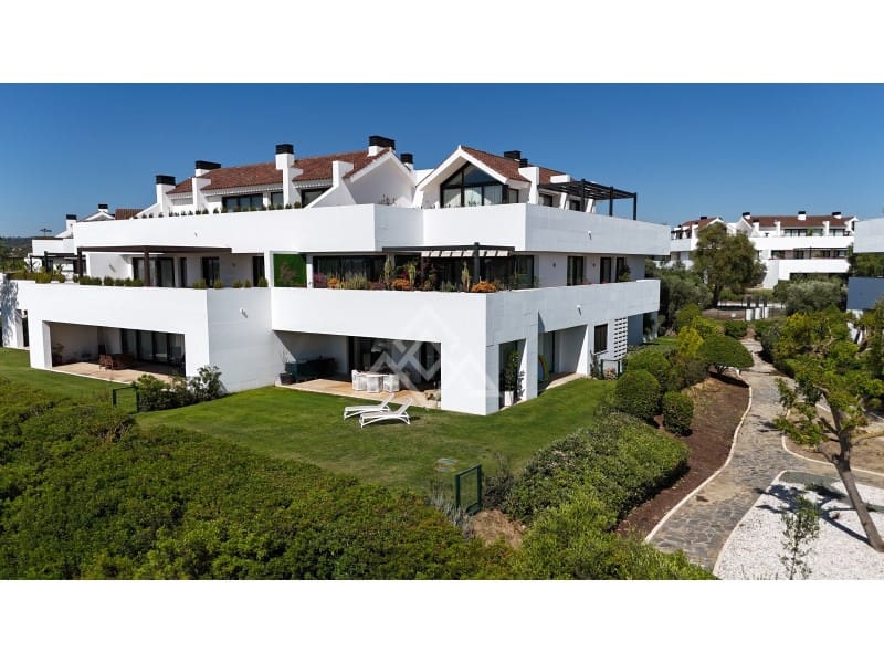 4 soverom Leilighet til salgs i Sotogrande med svømmebasseng garasje - € 2 690 000 (Ref: 9778032)