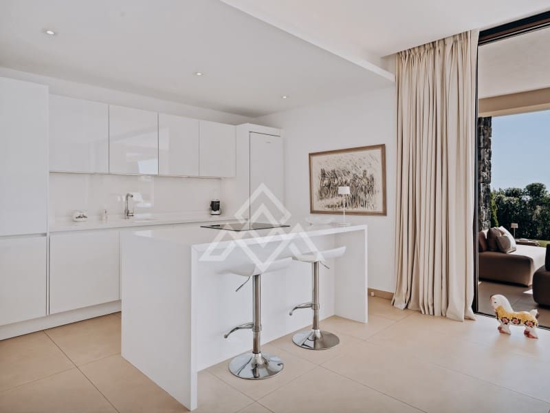 Apartamento de 3 habitaciones en El Madroñal en venta con garaje - 1.850.000 € (Ref: 9786996)