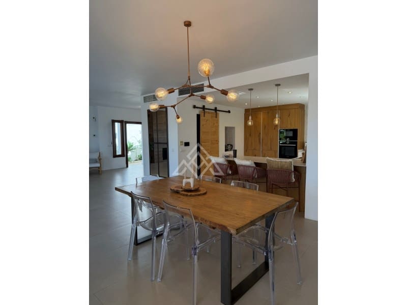 3 bedroom Villa for sale in Riviera del Sol with pool garage - € 1,300,000 (Ref: 9794516)