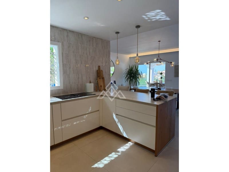 3 bedroom Villa for sale in Riviera del Sol with pool garage - € 1,300,000 (Ref: 9794516)