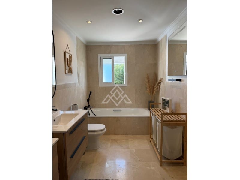 3 bedroom Villa for sale in Riviera del Sol with pool garage - € 1,300,000 (Ref: 9794516)