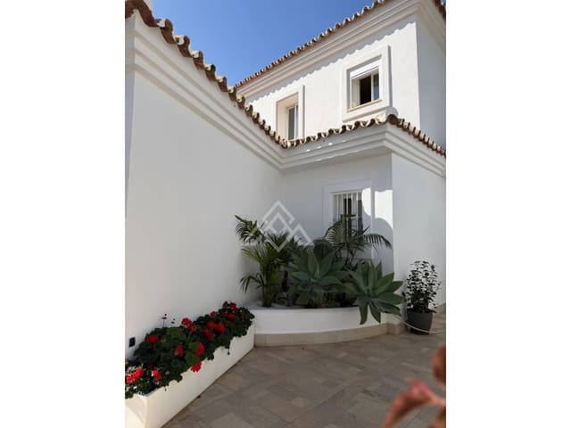 3 bedroom Villa for sale in Riviera del Sol, Mijas with pool garage - € 1,300,000 (Ref: 9794516)