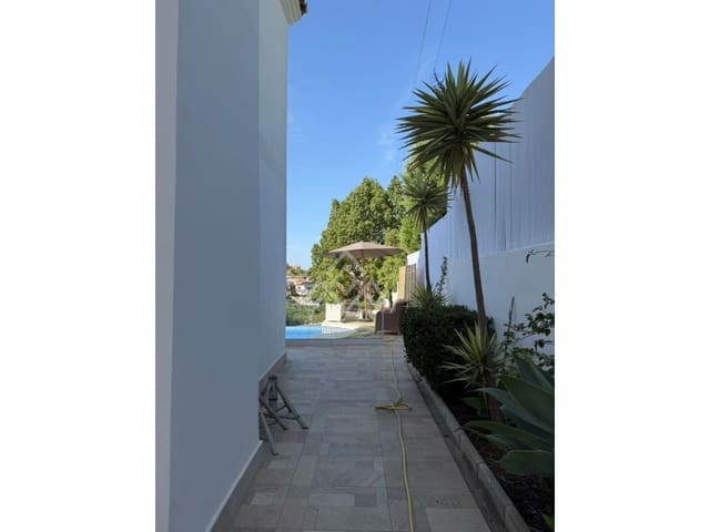 3 bedroom Villa for sale in Riviera del Sol, Mijas with pool garage - € 1,300,000 (Ref: 9794516)