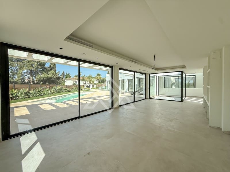 6 sypialnia Willa na sprzedaż w Mijas Costa z basenem garażem - 2 548 000 € (Ref: 9799158)