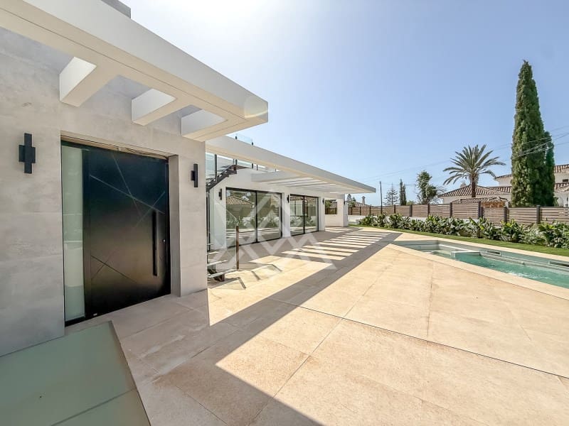 6 sypialnia Willa na sprzedaż w Mijas Costa z basenem garażem - 2 548 000 € (Ref: 9799158)