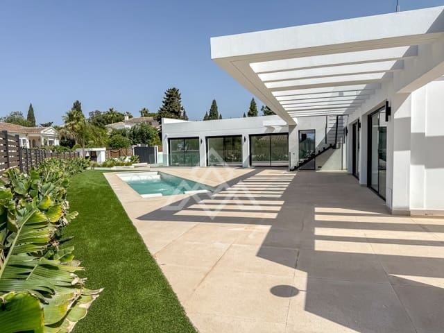 6 sypialnia Willa na sprzedaż w El Faro de Calaburra - Chaparral, Mijas z basenem garażem - 2 548 000 € (Ref: 9799158)