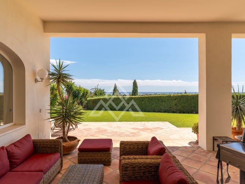 5 quarto Moradia para venda em Benahavis com piscina garagem - 4 499 000 € (Ref: 9799159)