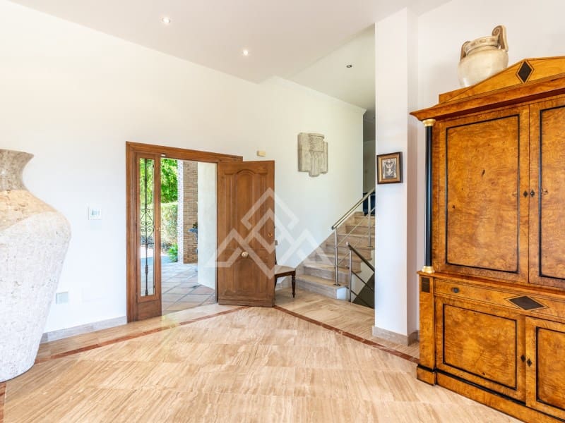 5 quarto Moradia para venda em Benahavis com piscina garagem - 4 499 000 € (Ref: 9799159)