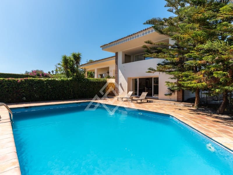 5 quarto Moradia para venda em Benahavis com piscina garagem - 4 499 000 € (Ref: 9799159)