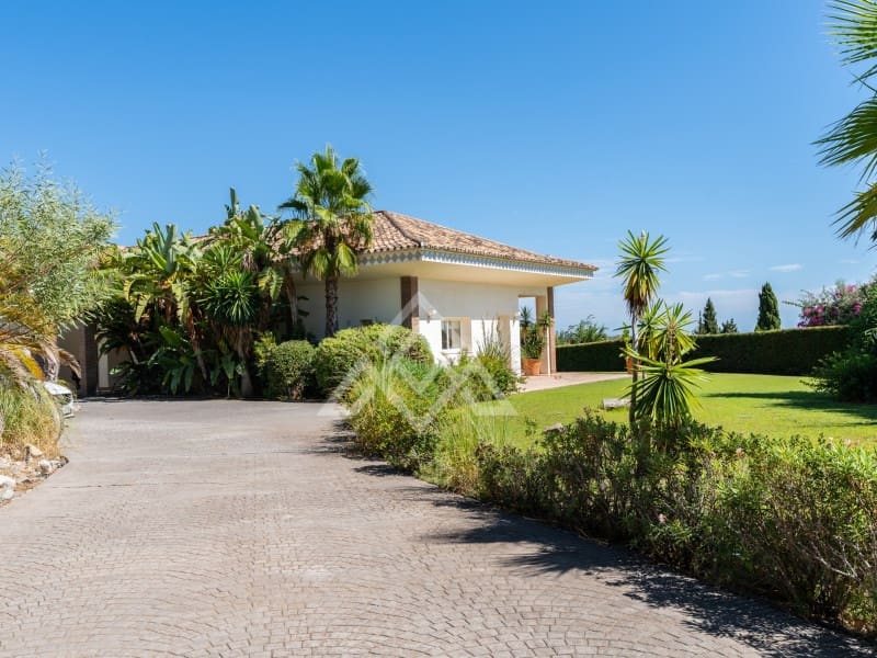 5 quarto Moradia para venda em Benahavis com piscina garagem - 4 499 000 € (Ref: 9799159)