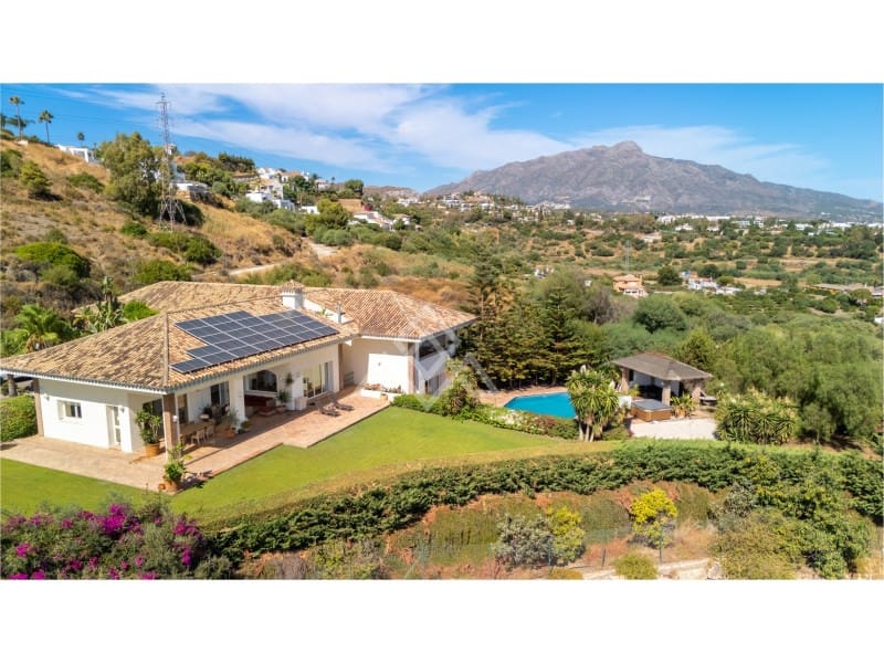 5 quarto Moradia para venda em Benahavis com piscina garagem - 4 499 000 € (Ref: 9799159)