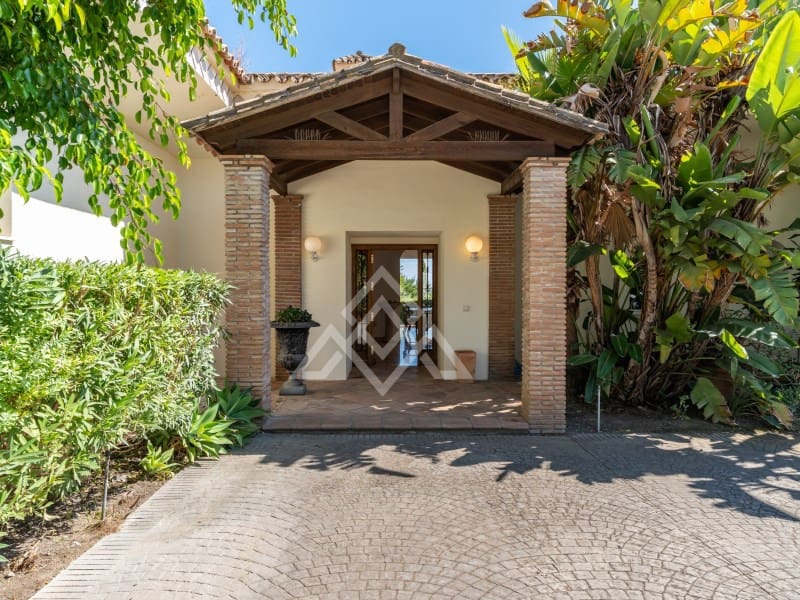 5 quarto Moradia para venda em Benahavis com piscina garagem - 4 499 000 € (Ref: 9799159)