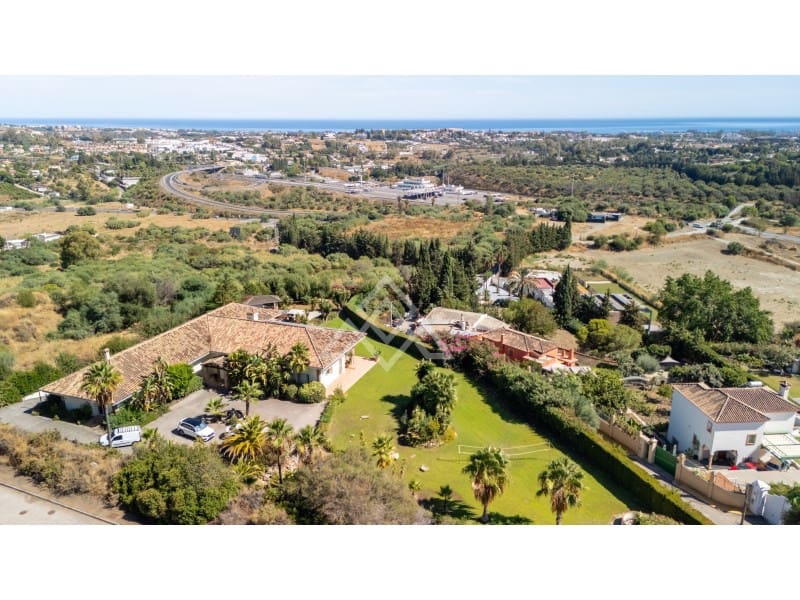 5 quarto Moradia para venda em Benahavis com piscina garagem - 4 499 000 € (Ref: 9799159)