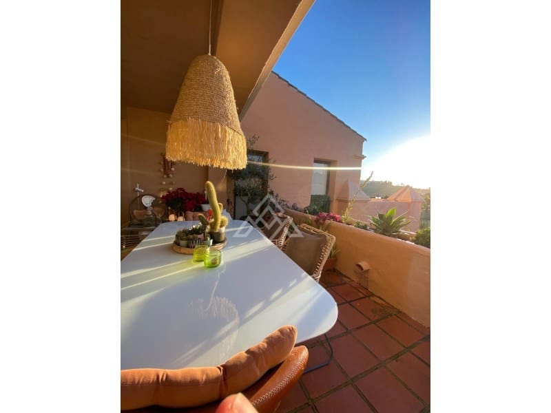 3 makuuhuone Kattohuoneisto myytävänä paikassa New Golden Mile mukana uima-altaan 
autotalli - 835 000 € (Ref: 9804237)