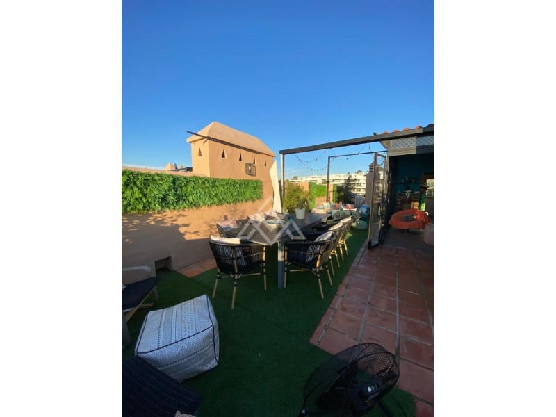 3 makuuhuone Kattohuoneisto myytävänä paikassa New Golden Mile mukana uima-altaan 
autotalli - 835 000 € (Ref: 9804237)