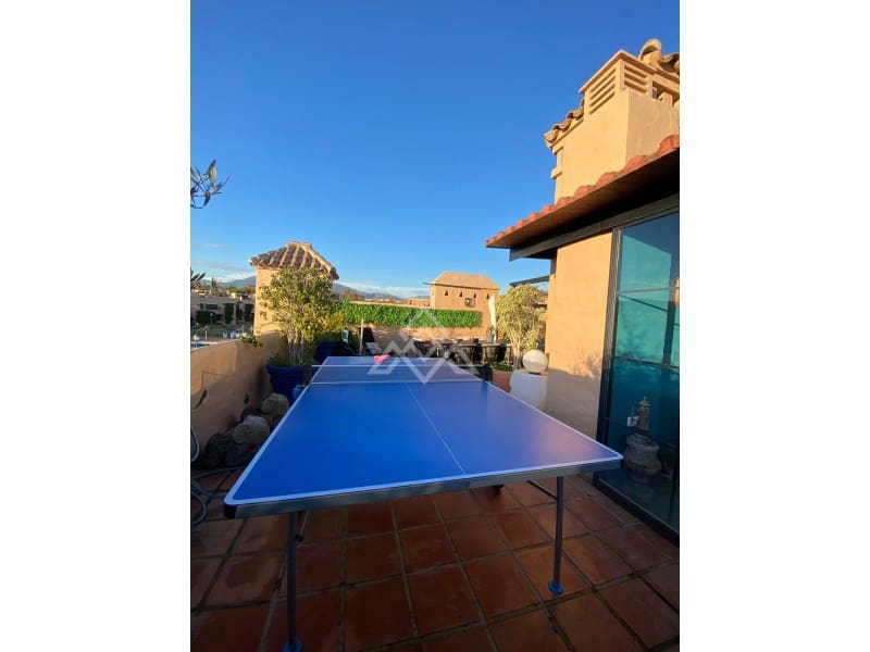 3 makuuhuone Kattohuoneisto myytävänä paikassa New Golden Mile mukana uima-altaan 
autotalli - 835 000 € (Ref: 9804237)