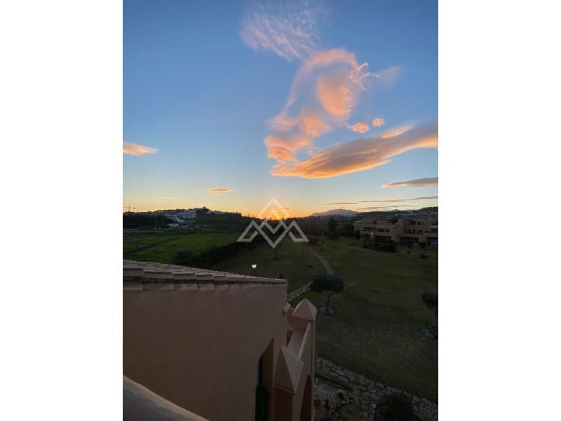 3 makuuhuone Kattohuoneisto myytävänä paikassa New Golden Mile mukana uima-altaan 
autotalli - 835 000 € (Ref: 9804237)