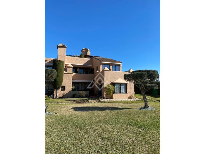 3 makuuhuone Kattohuoneisto myytävänä paikassa New Golden Mile mukana uima-altaan 
autotalli - 835 000 € (Ref: 9804237)