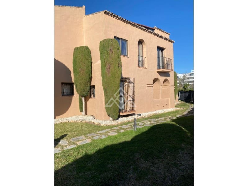 3 makuuhuone Kattohuoneisto myytävänä paikassa New Golden Mile mukana uima-altaan 
autotalli - 835 000 € (Ref: 9804237)