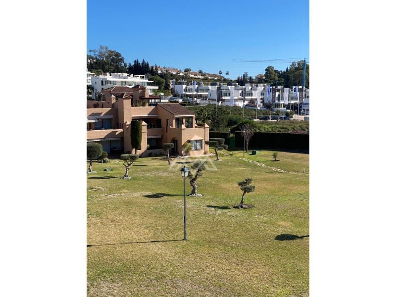 3 makuuhuone Kattohuoneisto myytävänä paikassa New Golden Mile mukana uima-altaan 
autotalli - 835 000 € (Ref: 9804237)