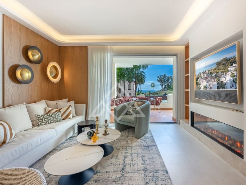 3 soveværelse Lejlighed til salg i El Paraiso med swimmingpool - € 1.895.000 (Ref: 9804239)