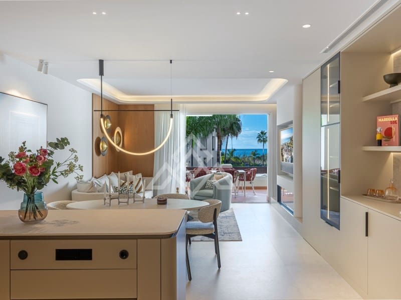 3 soveværelse Lejlighed til salg i El Paraiso med swimmingpool - € 1.895.000 (Ref: 9804239)