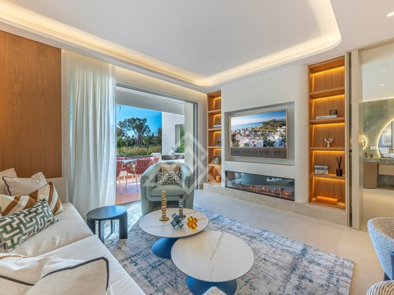 3 soveværelse Lejlighed til salg i El Paraiso med swimmingpool - € 1.895.000 (Ref: 9804239)